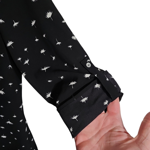 Daniel Rainn Women’s M Black White Dandelion Print Roll Tab Sleeve Blouse Preppy - Picture 3 of 8